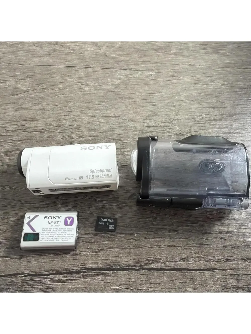 SONY HDR-AZ1 Action Camera Exmor R Steady Shot 11.9MP Protection Case 4 Gb Sd